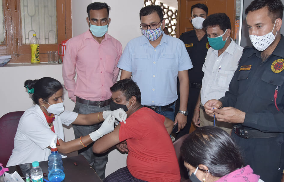Vaccination of vendors started, 161 got vaccinated on first day