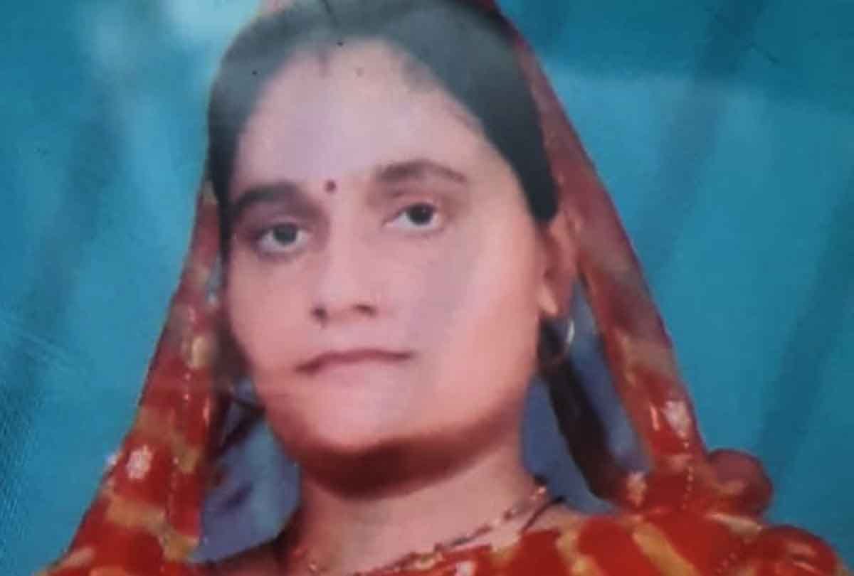 Banda: District Panchayat member was found in Maudaha a few hours after the warning of IG