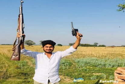 The display of weapons is not stopping