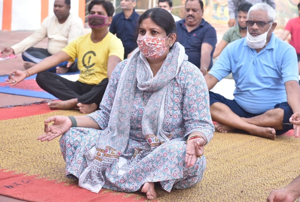 Yoga Day: The battle of victory on the strength of yoga, house to house asana-pranayama