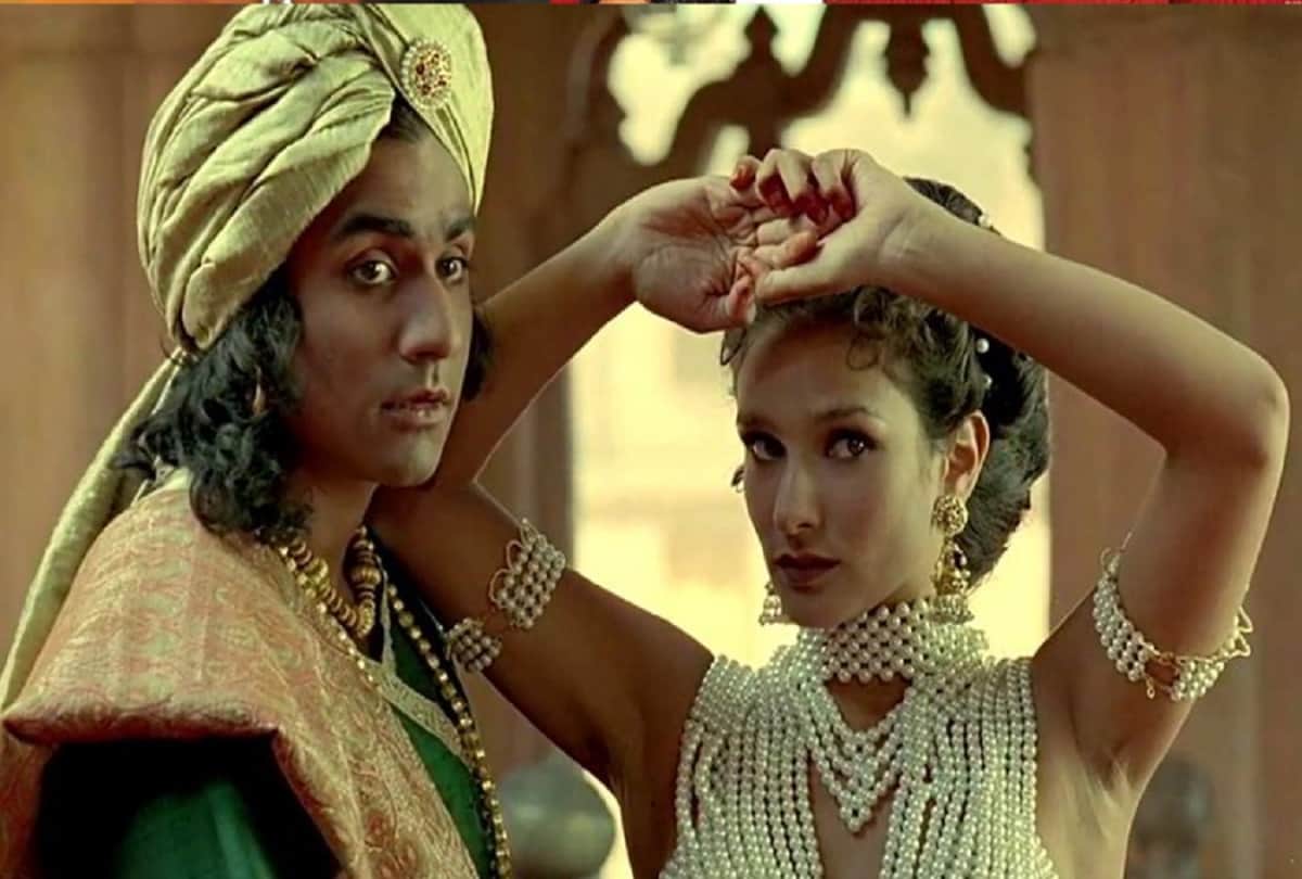 from ragini mms 2 to julie watch these most bold bollywood movies on ott zee 5 netflix youtube