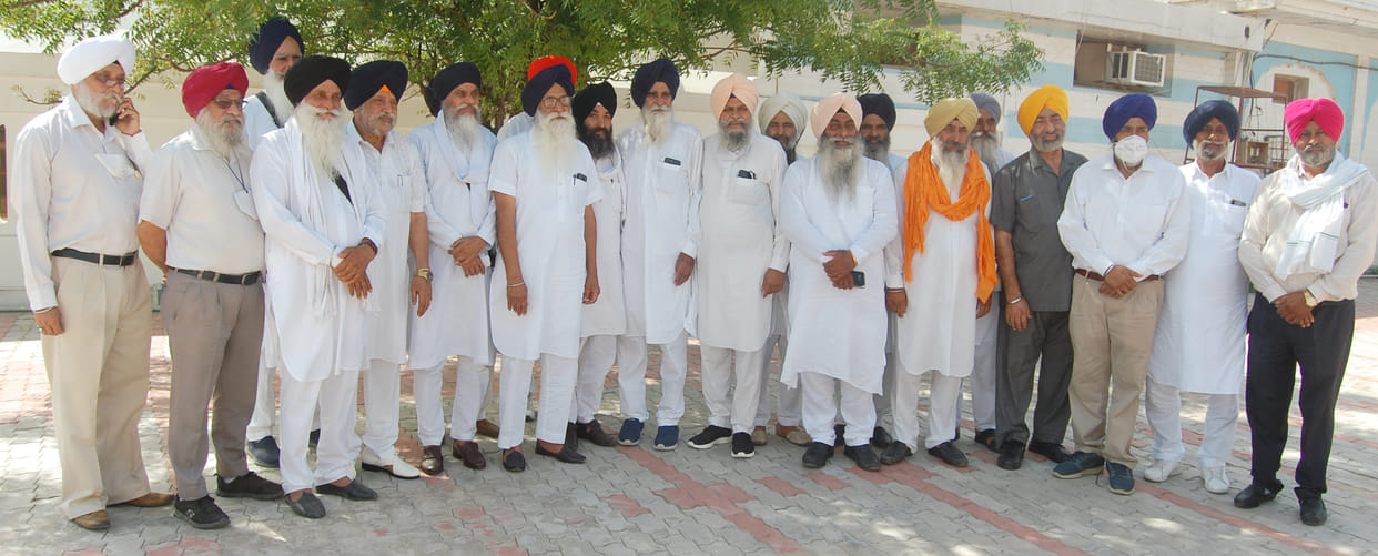 Resignation sought from the head of Haryana Sikh Gurdwara Management Committee