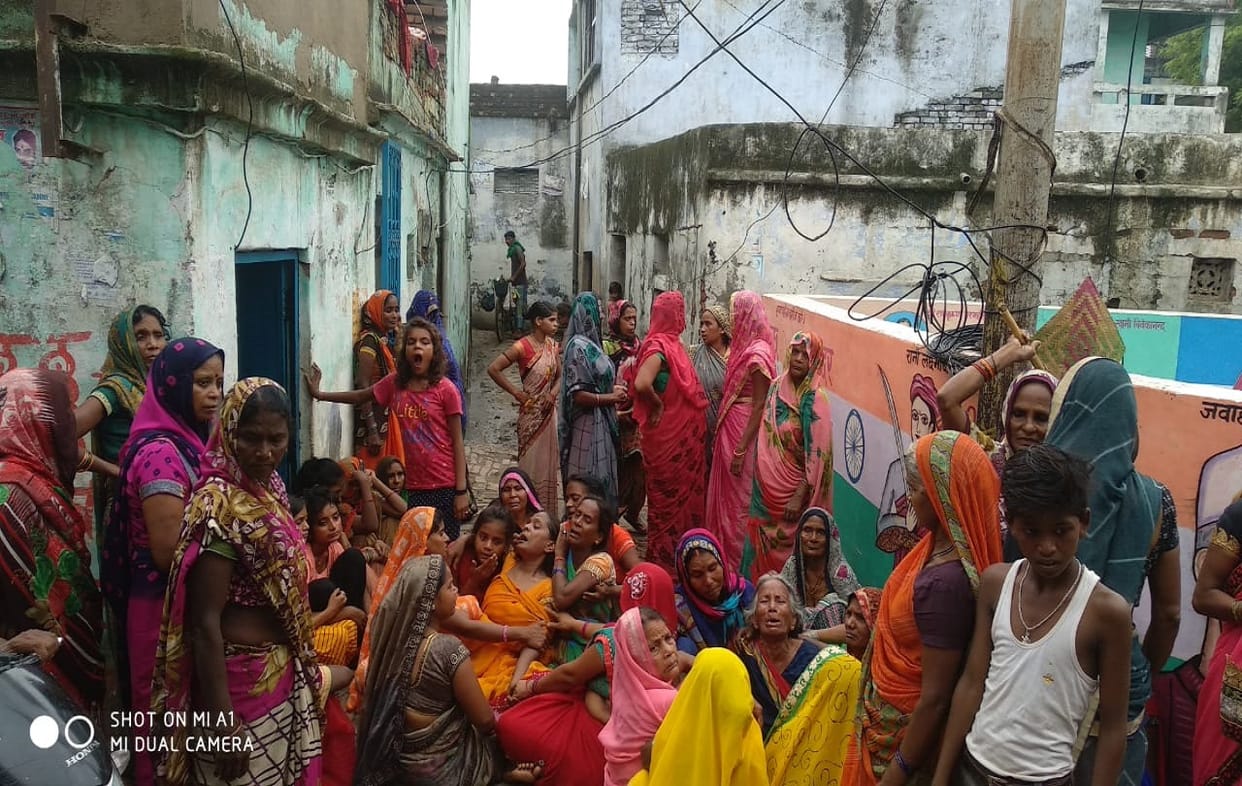 middle aged man dies after being cut off by train in chandauli family members are in bad condition