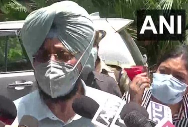 Punjab Congress Crisis: Congress MP Partap Singh Bajwa Meet Congress Leader Rahul Gandhi in Delhi