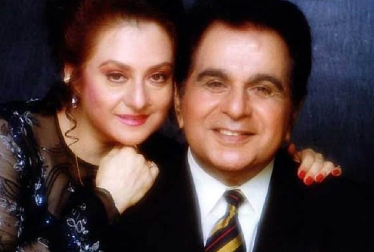 Akhilesh Yadav mourns on the demise of Dilip Kumar.