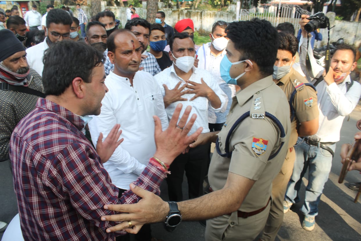 Mussoorie traders stopped traveling to CM's residence