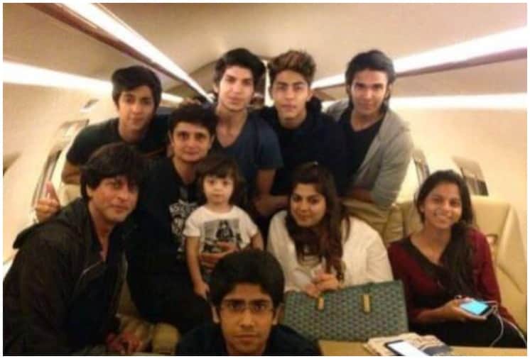 Bollywood Celebs who owns their Private Jet Akshay Kumar Amitabh Bachchan Priyanka Chopra