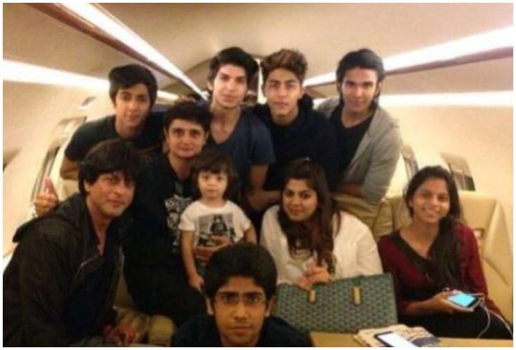 Bollywood Celebs who owns their Private Jet Akshay Kumar Amitabh Bachchan Priyanka Chopra