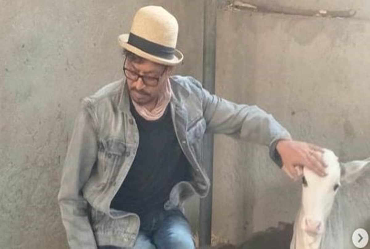 Irrfan khan son Babil share his father old photos said i feel bad that you are not here to see me