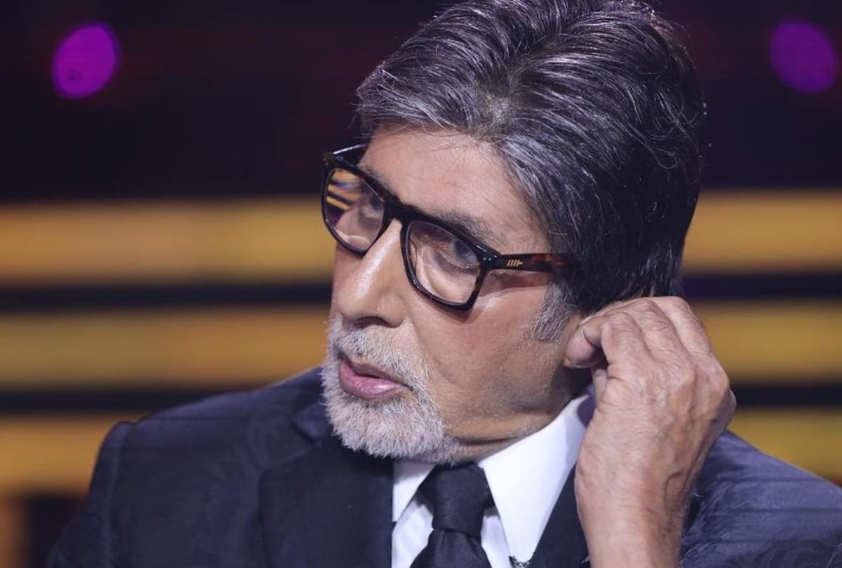 Amitabh Bachchan posted fake poetry in of Ghalib and Iqbal got brutally trolled