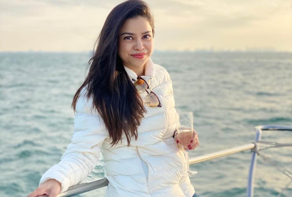 Profile: kapil on screen wife manju is dating cousin of kajol samrat mukherjee