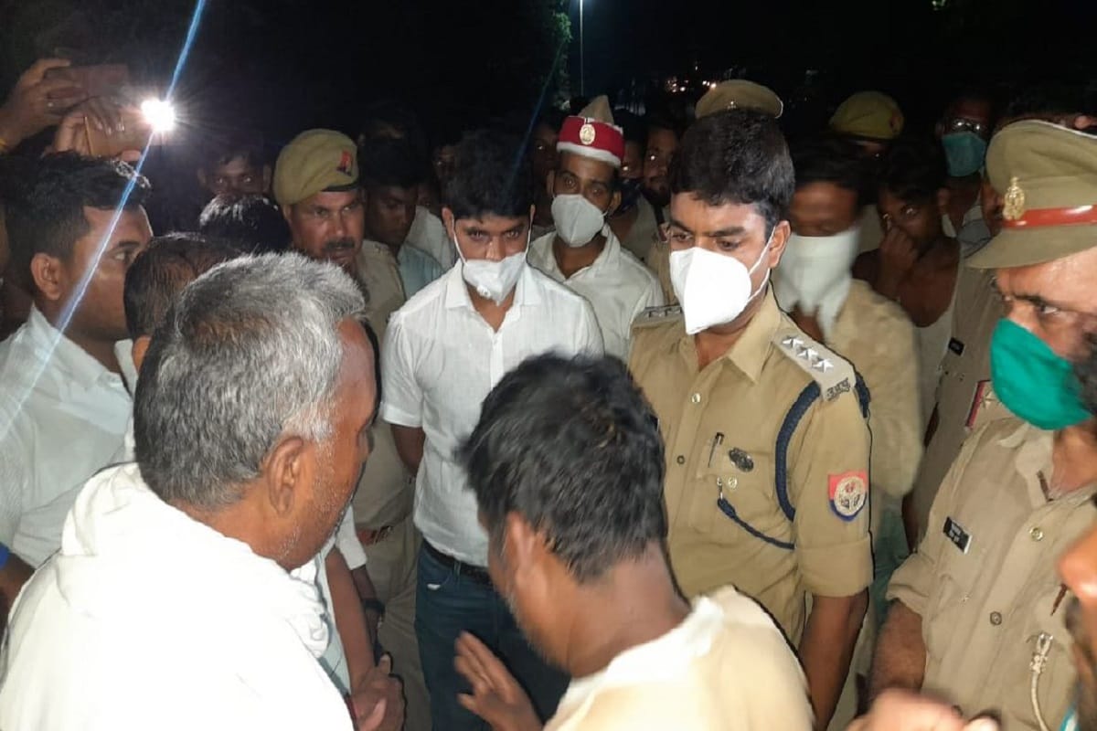 Jaunpur crime news today: Sensation over the bodies of three children found in pond, angry people blocked the highway