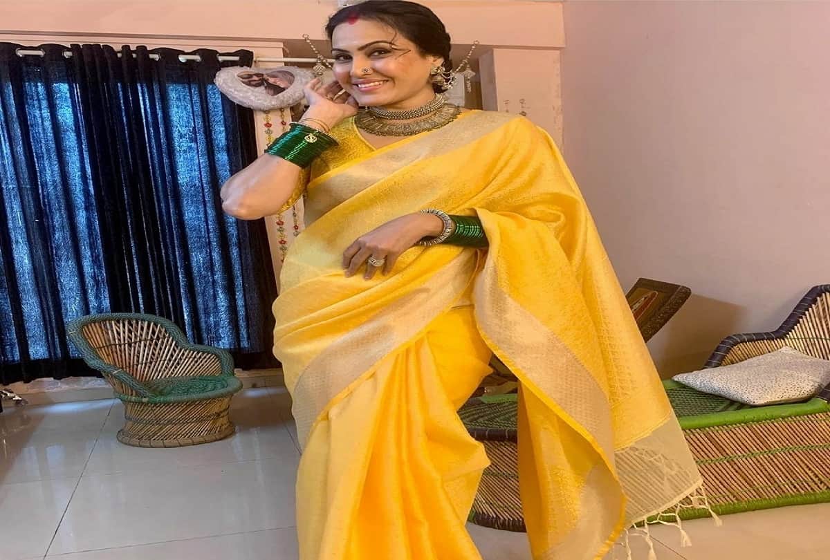 kamya panjabi yellow saree beautiful look in hindi