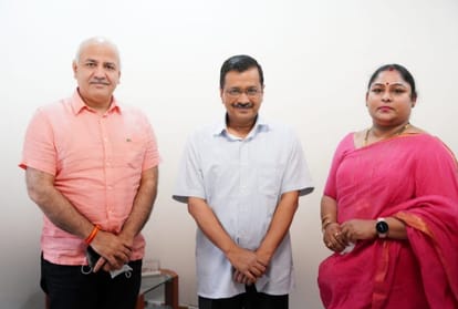 दिल्ली की स्पोर्ट्स यूनिवर्सिटी को लेकर कर्णम मल्लेश्वरी से मिले केजरीवाल और सिसोदिया, होंगी पहली कुलपति