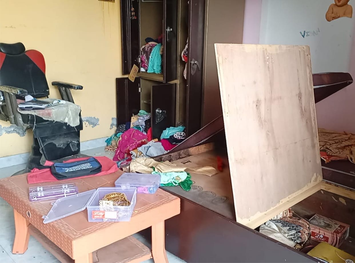 Jewelry-cash stolen from a closed house worth lakhs of rupees