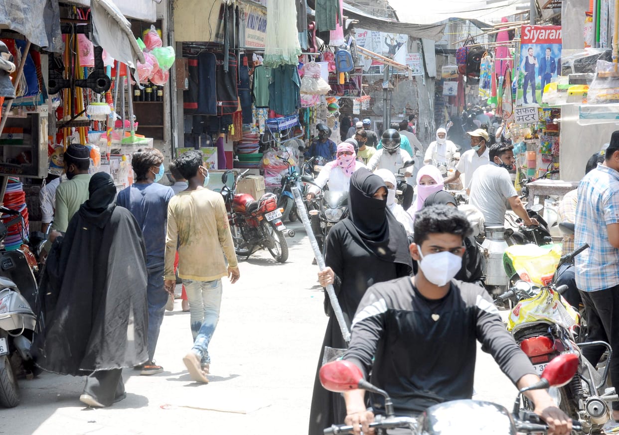 crowd in sambhal market
