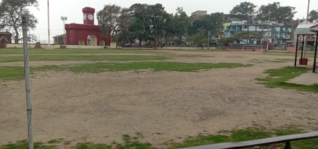 jim closed and play ground empty