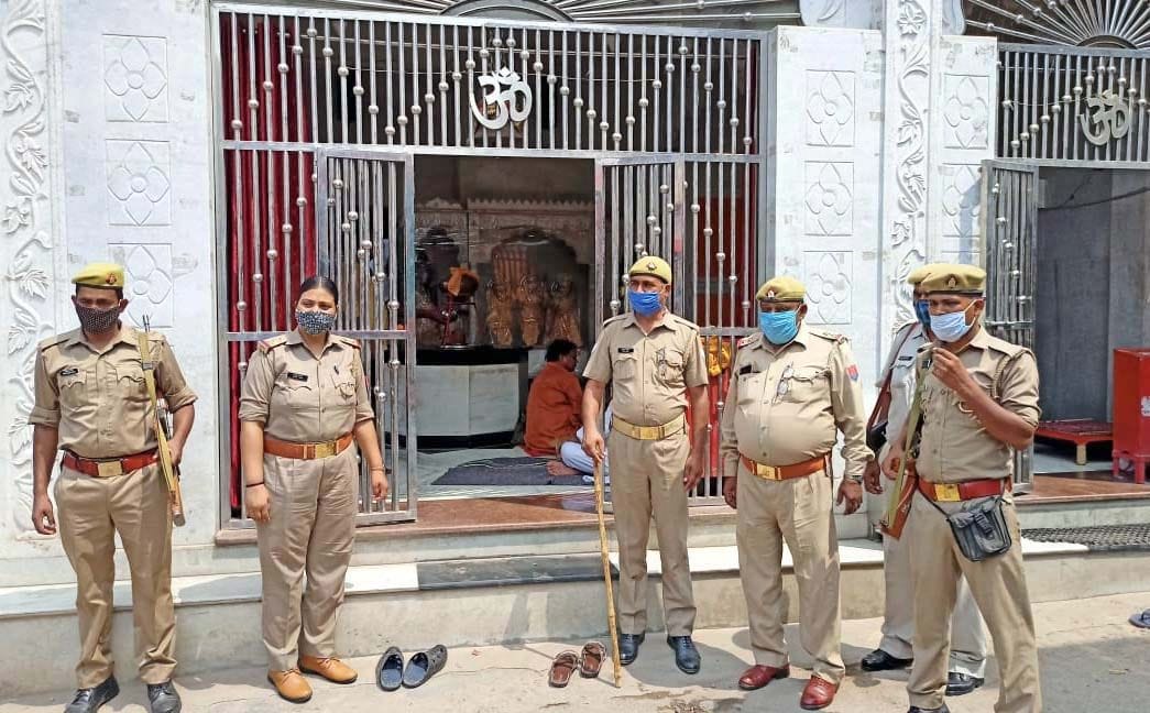 vijayanaath mandir mein rudraabhishek, nandee kee sthaapana karaee