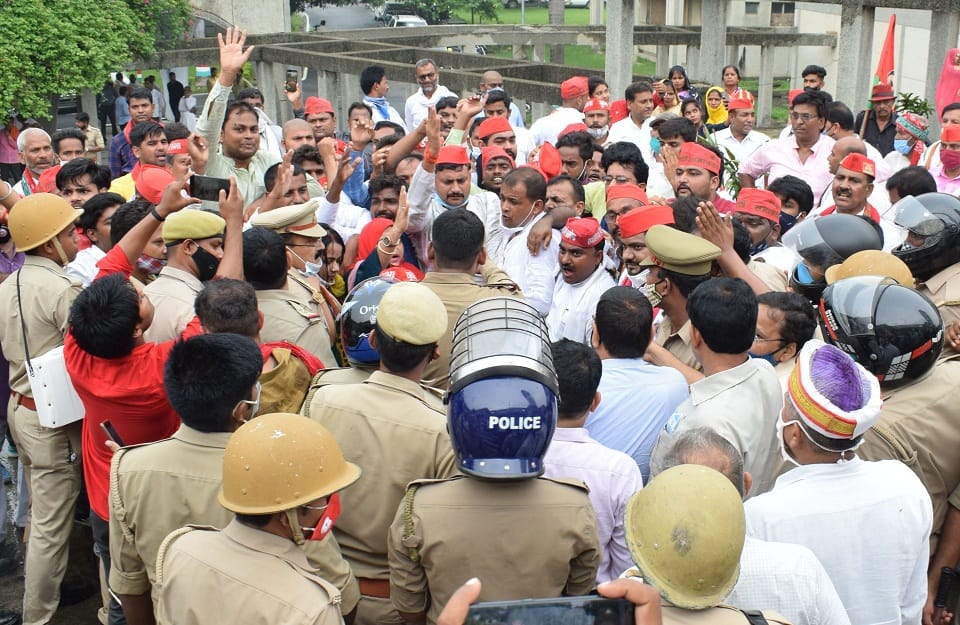 The spies took out a procession, picketed the collectorate