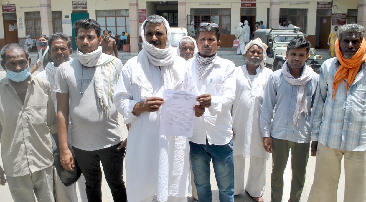 Demonstration of brick kiln workers in collectorate