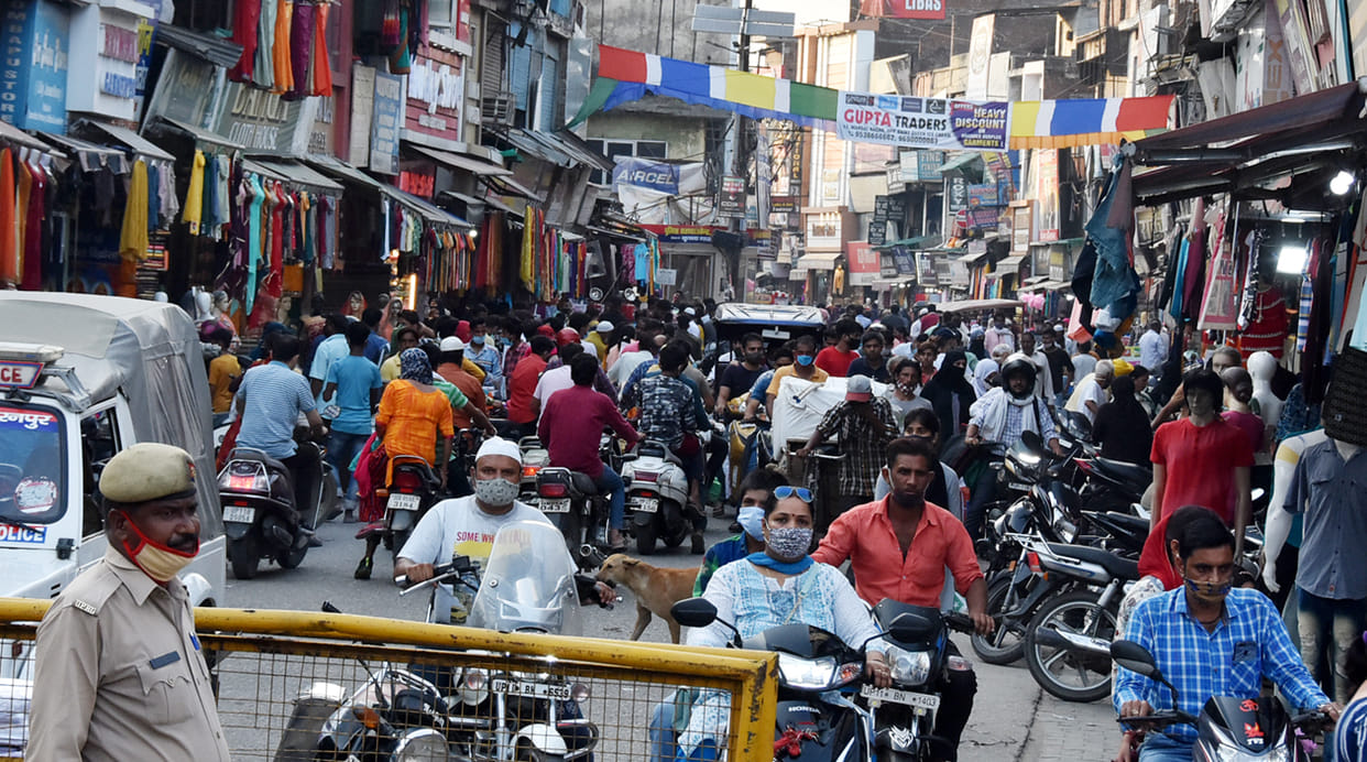 Crowd in markets, follow guidelines in restaurants