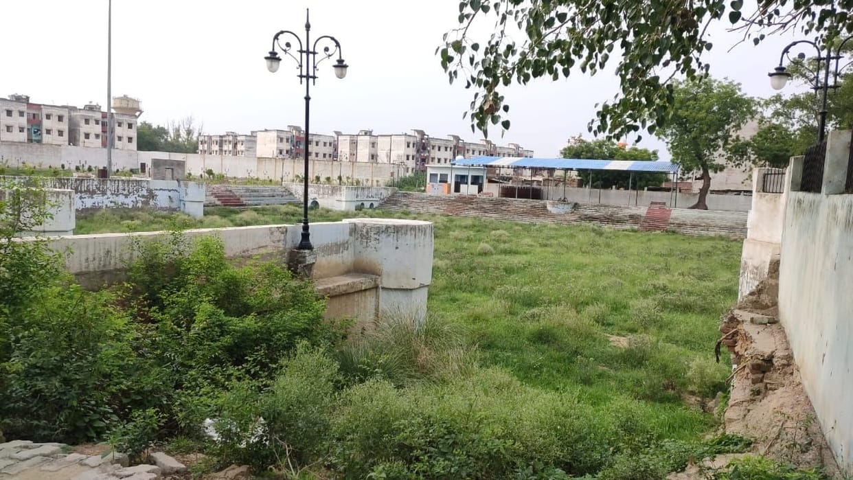 encroachment on gauraiya pond