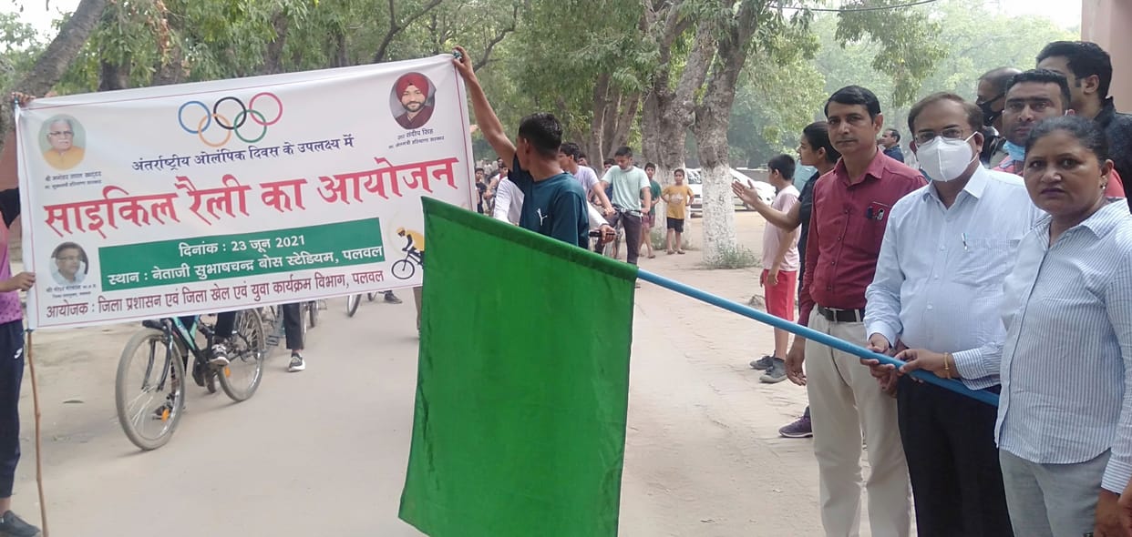 Message given to stay healthy by taking out cycle rally