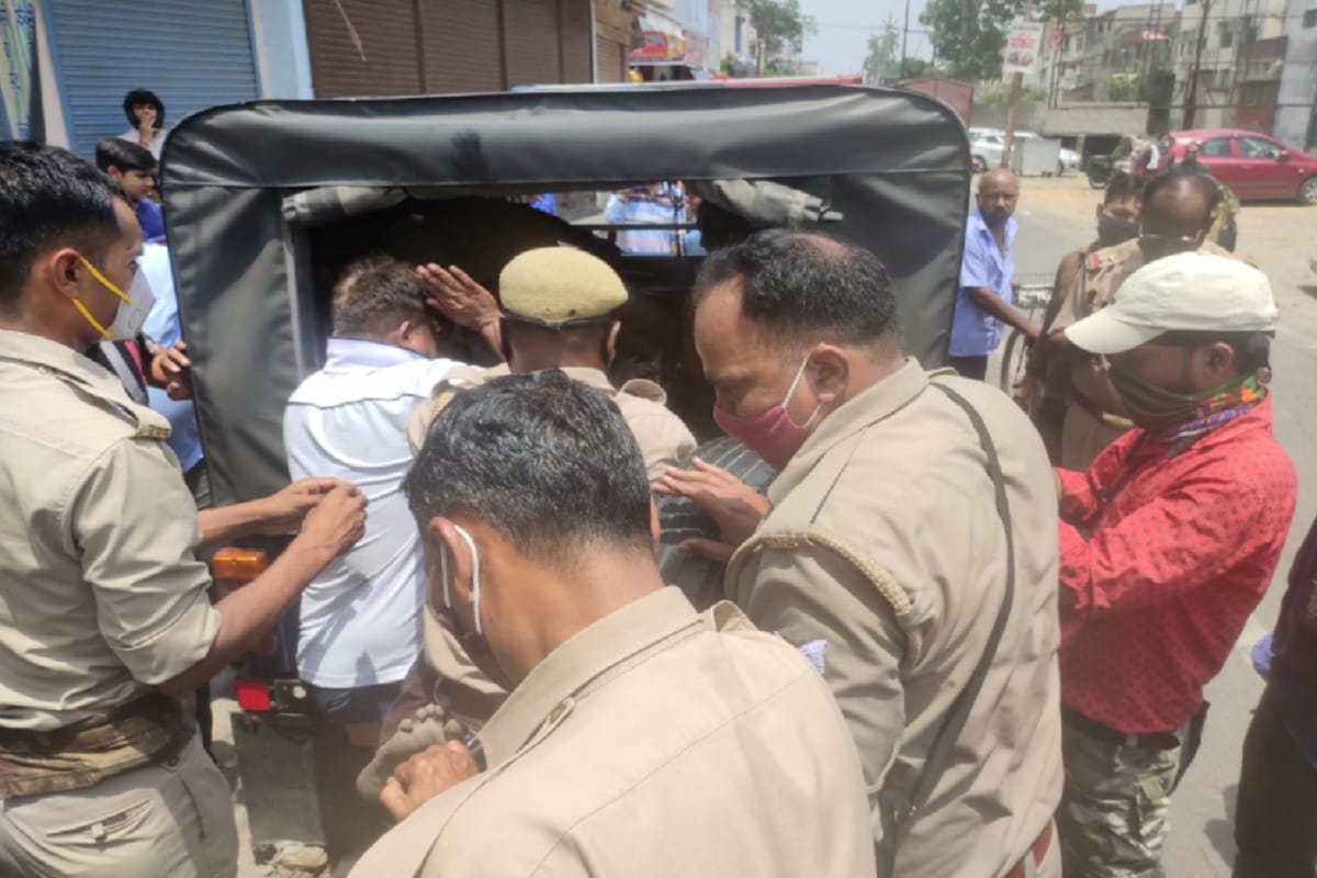 Meerut News: Attacked on Traffic police at Begumpul intersection in city and three accused arrested