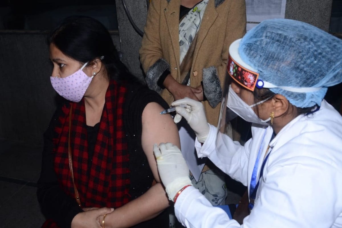 UP News: Vaccination campaign has slowed down on the second dose of corona in Meerut