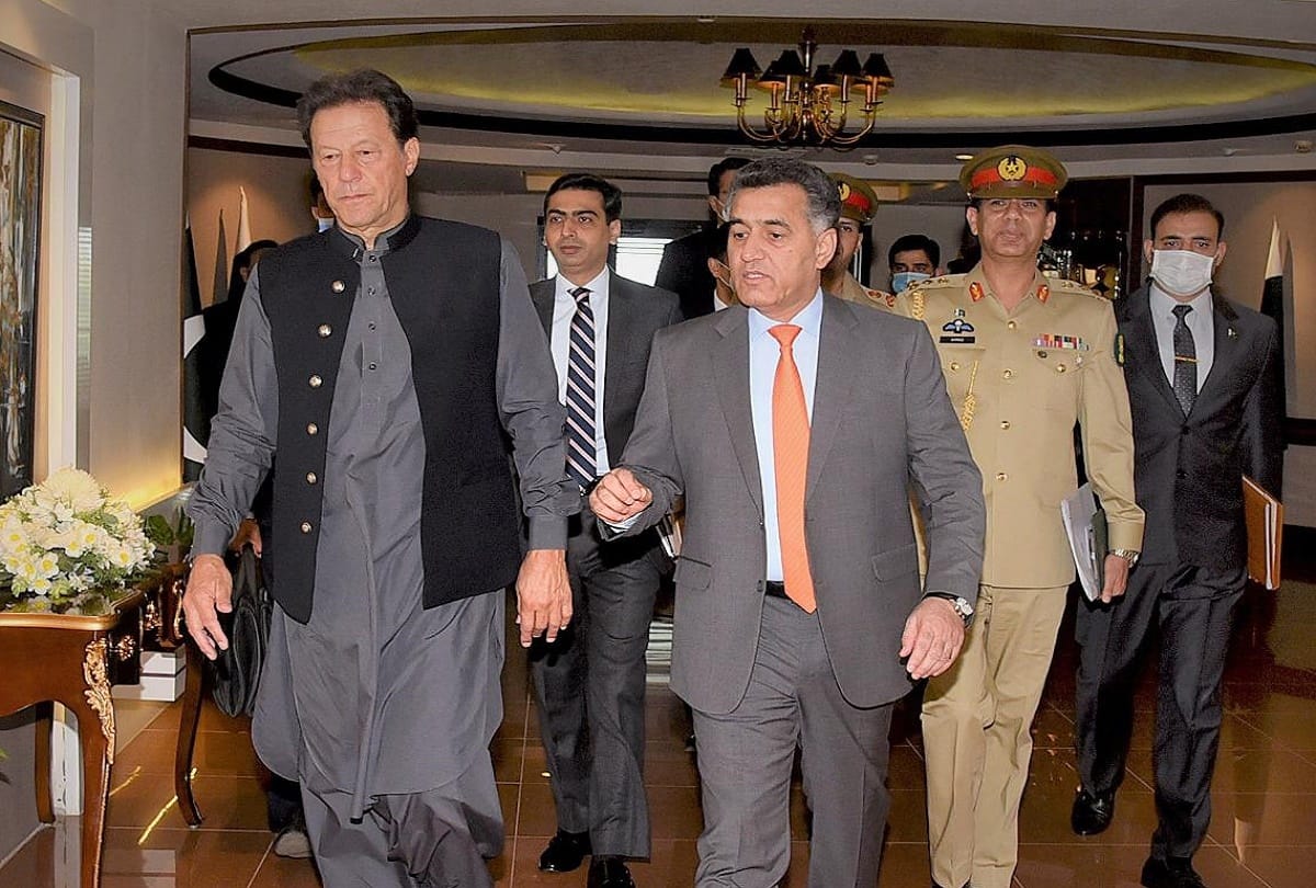 Pakistan: PM Imran Khan will take a tough interview for the appointment of new ISI Chief