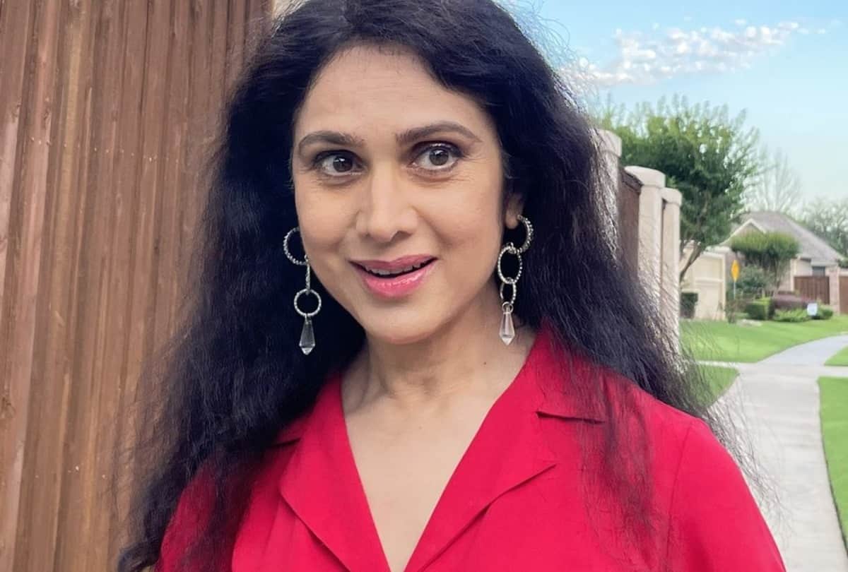 meenakshi seshadri latest Picture Goes Viral Now She looks totally different see pictures