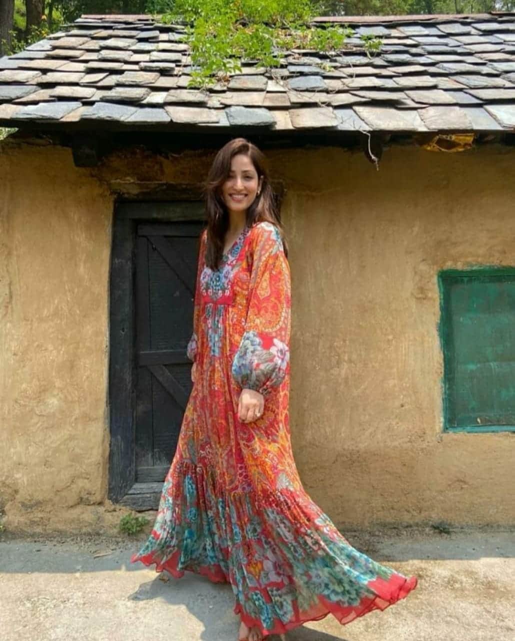 yami gautams after wedding lovely look in hindi