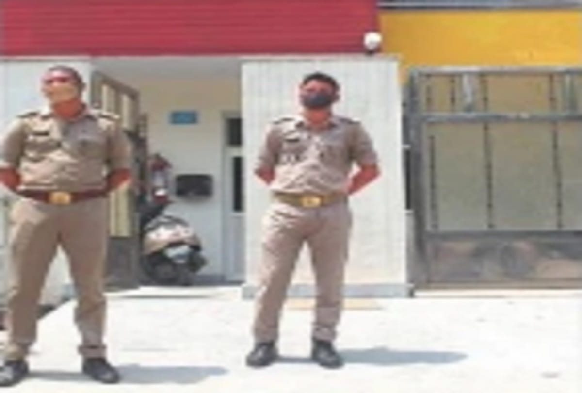 noida niws :  There was a conspiracy to include sign language teachers in the syndicate