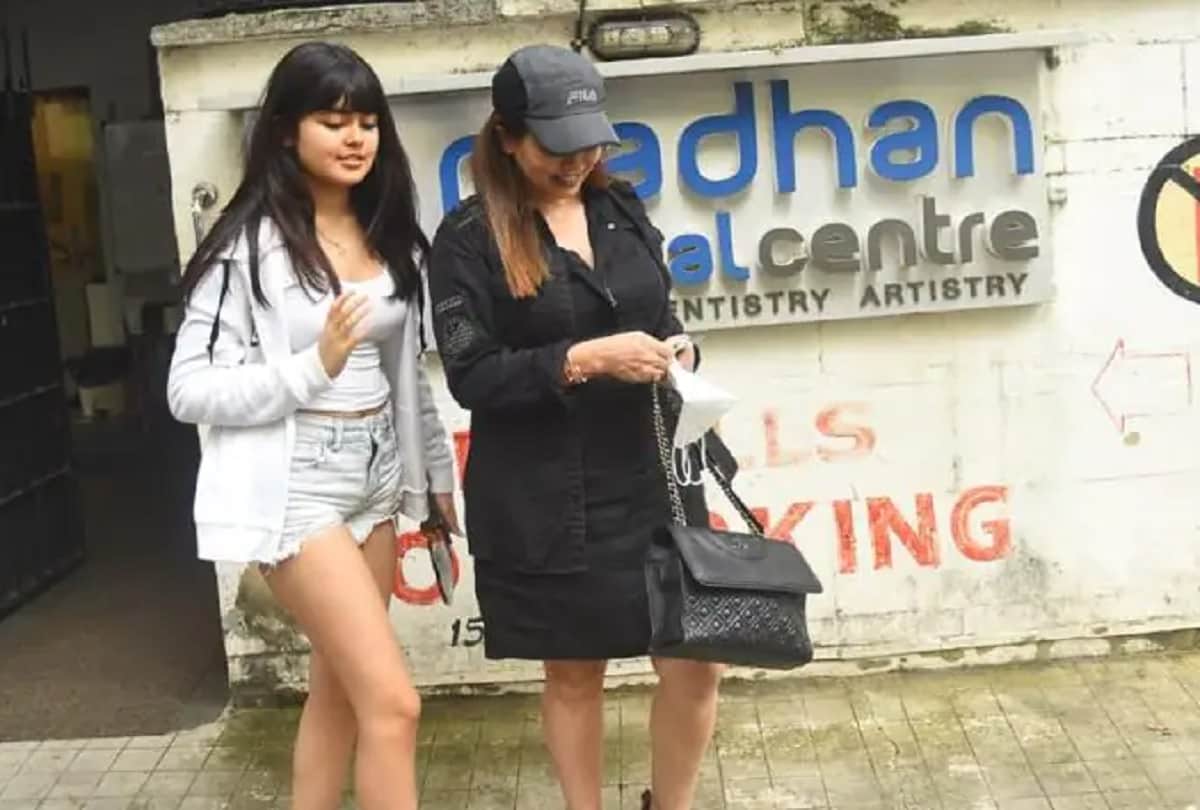 Mahima Chaudhry spotted with her daughter Ariana pose for shutterbugs