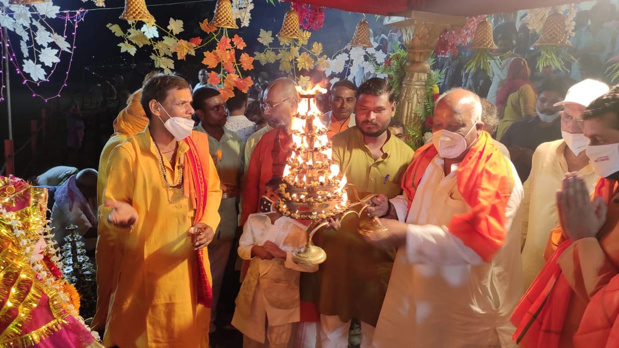 Saryu beach illuminated with 5100 lights and lamp