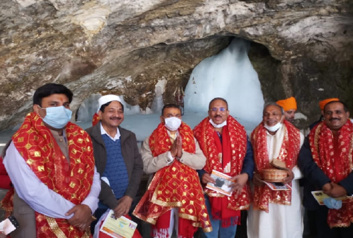 Shri Amarnath Yatra: First puja at the holy cave of Baba Barfani with devotion, see photos
