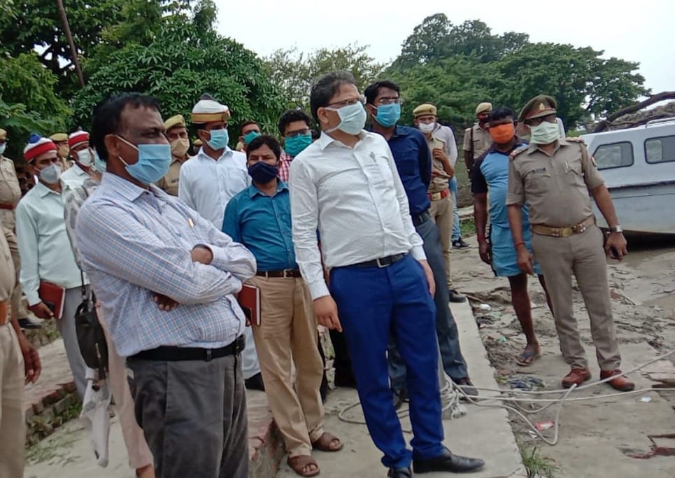 Cutter stone stumbling work incomplete, the District Magistrate furious