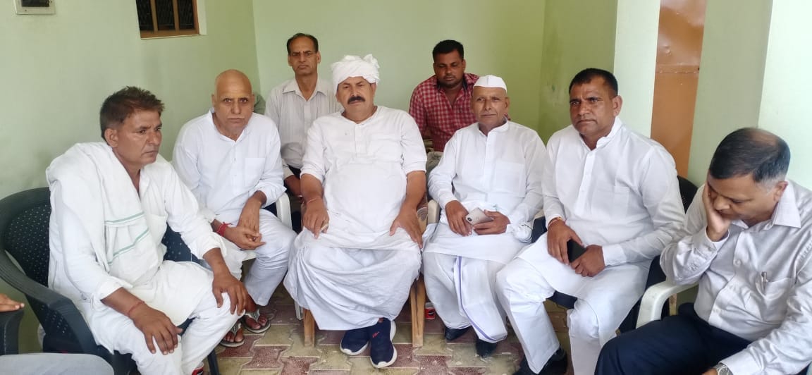 Difference between government's actions and words: Naresh Tikait