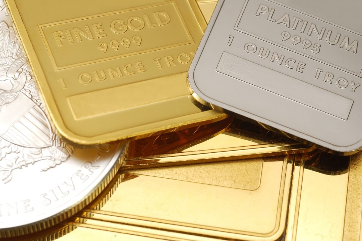 Gold becomes expensive today silver price down know the latest price before buying