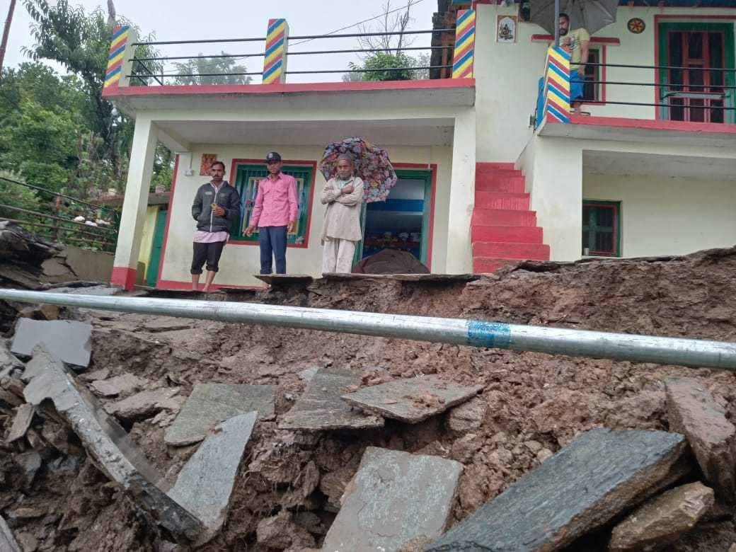 A family narrowly saved from landslide in Dharasaun