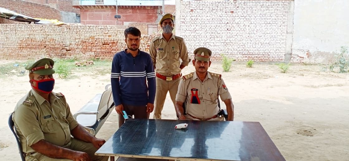 Neighboring youth had stolen in a closed house