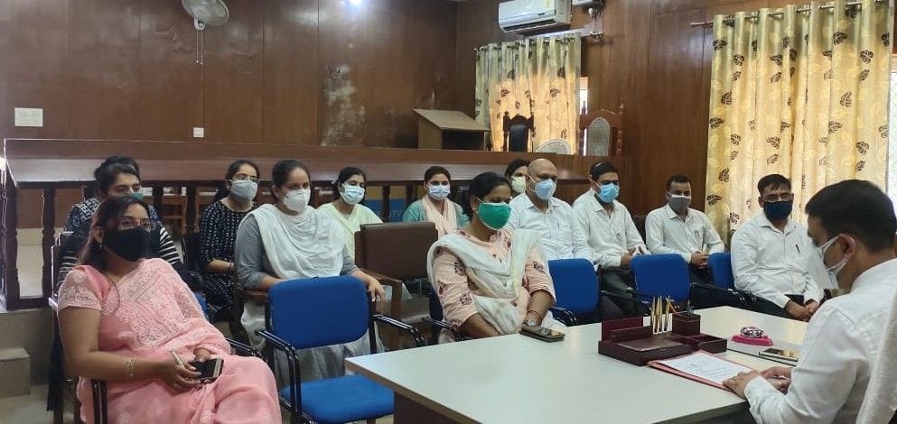 Hathras: Meeting held to make National Lok Adalat a success