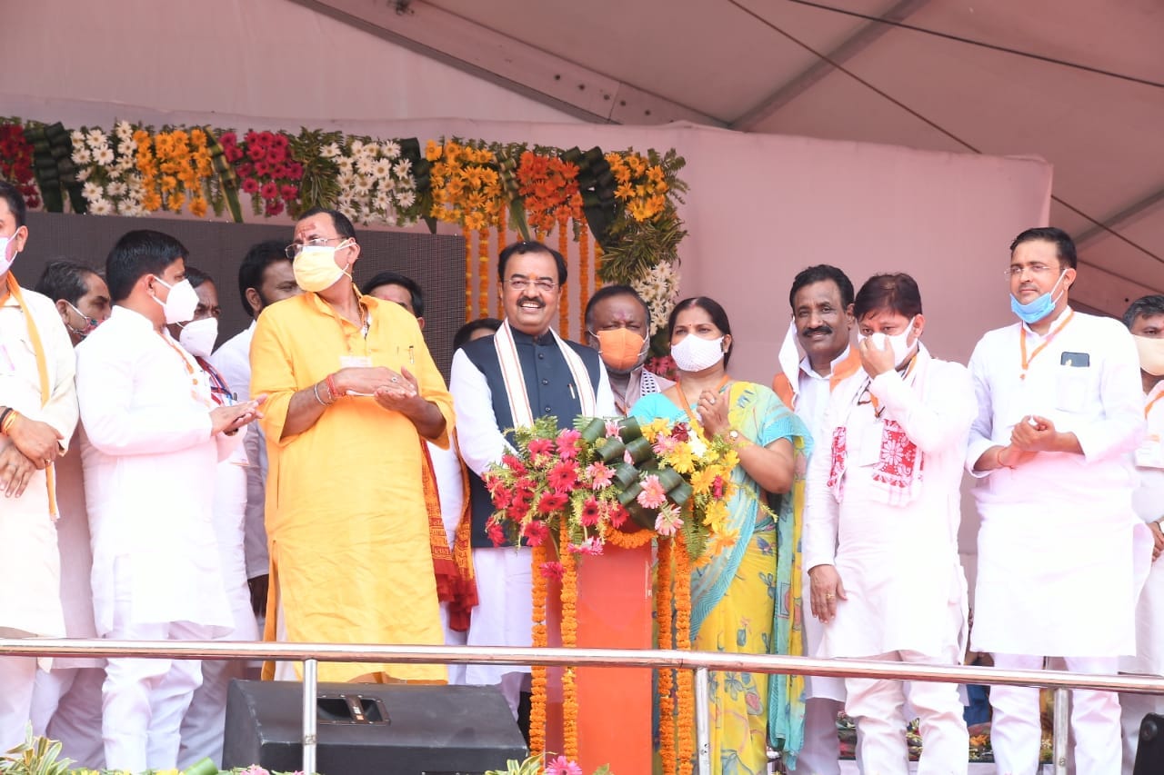 deputy chief minister keshav prasad maurya visit Mirzapur Vindhyachal worship of Ma Vindhyavasini