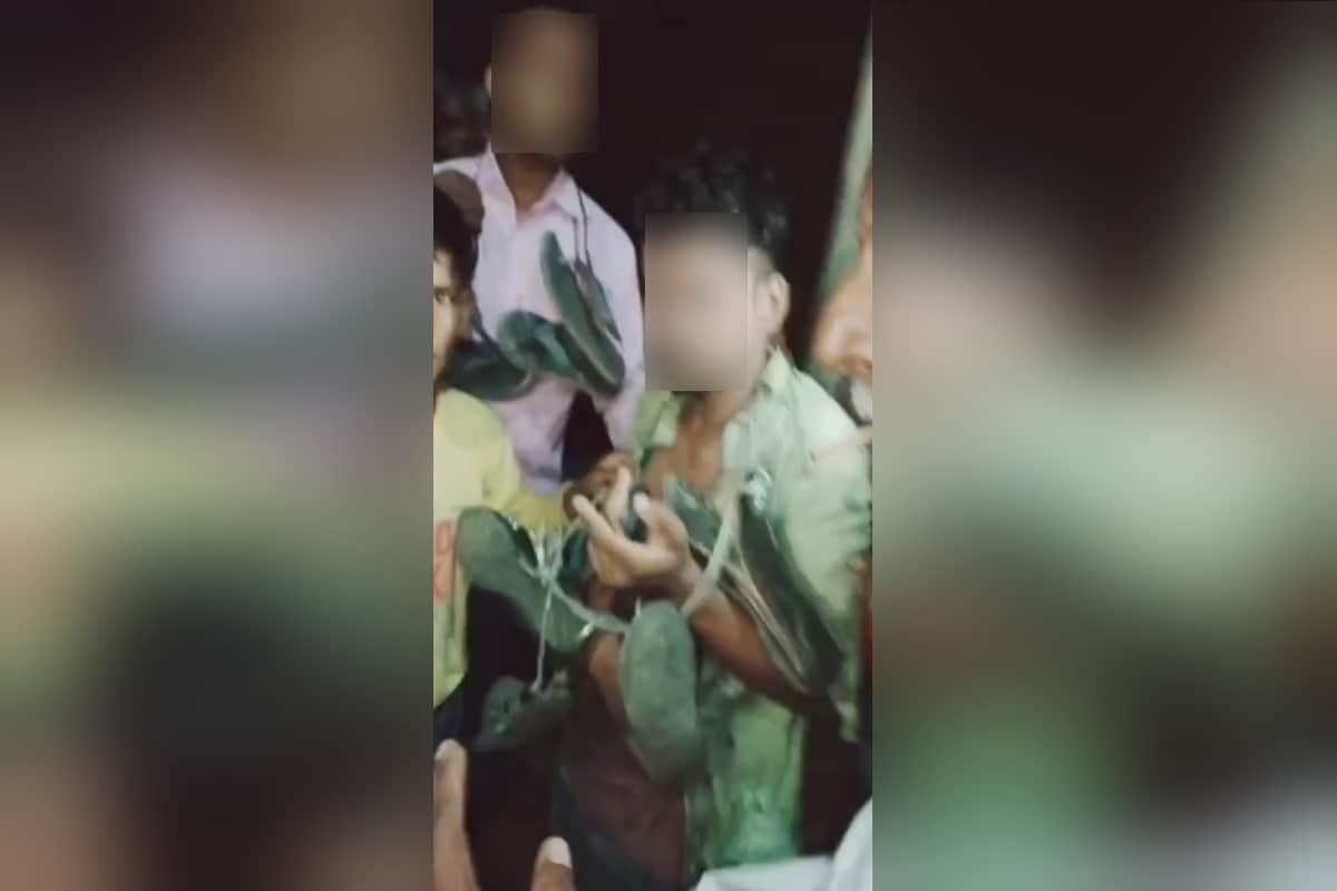UP News: Two real brothers have been taken around wearing a garland of shoes in a village of Bijnor and video viral