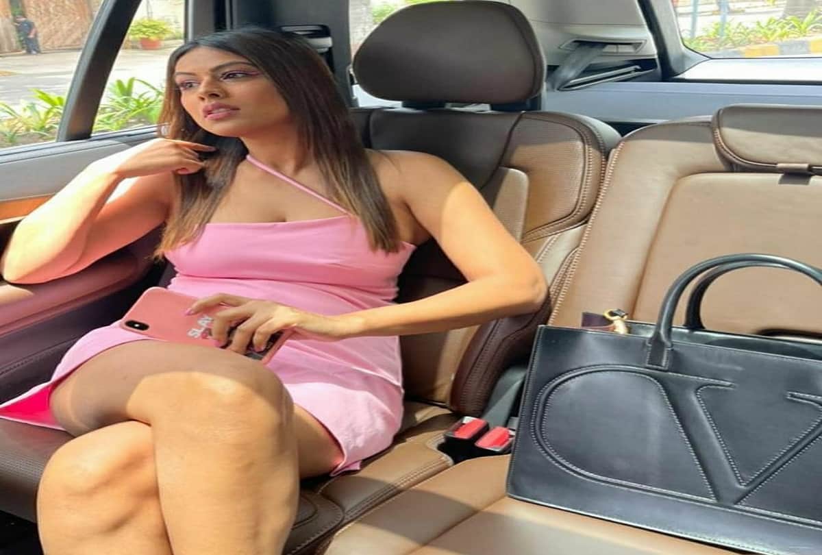 nia sharma latest all pink look in hindi