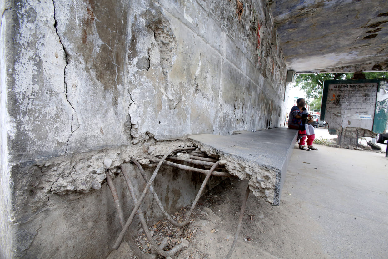 Tender six times.. Bus shelters were not made, people were forced to wait for the bus standing in the sun and rain