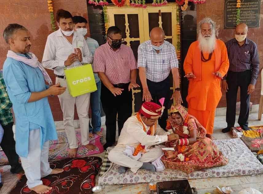 Mahamandleshwar became the father of the groom and Mangala family did Kanyadaan