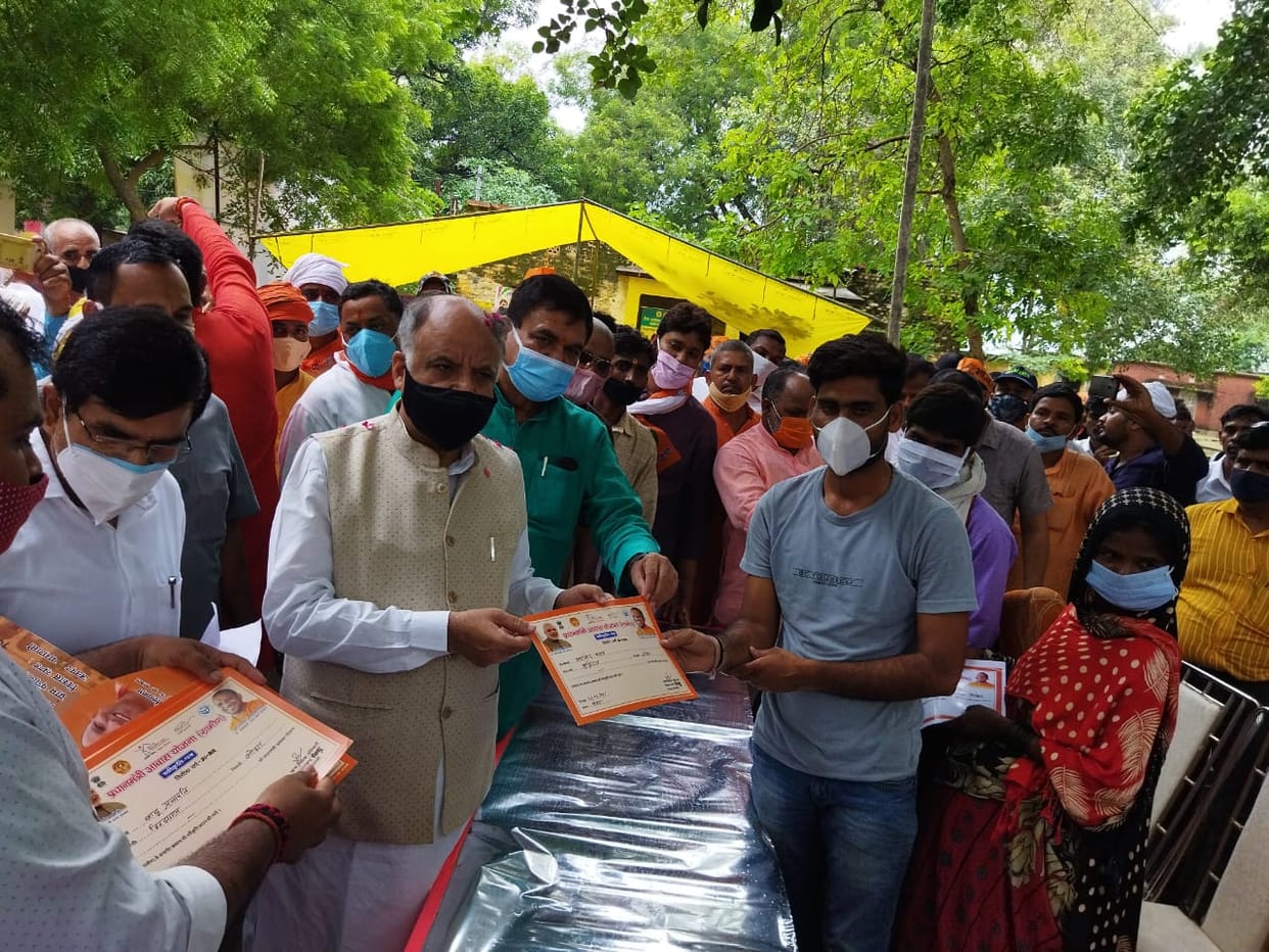 Nagar Vikas Mantri Ashutosh Tandon Visit Varanasi He Inspect pindra block said gave Benefits of government schemes to every eligible