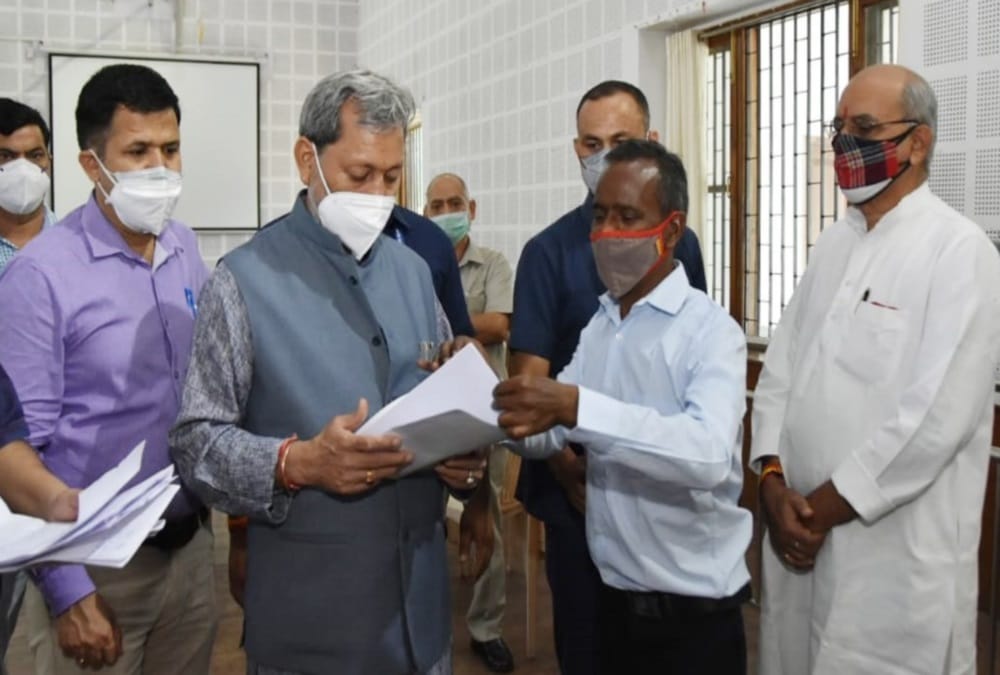 Uttarakhand News: CM Tirath Singh Rawat Hear Public Problem in Janta Darbar