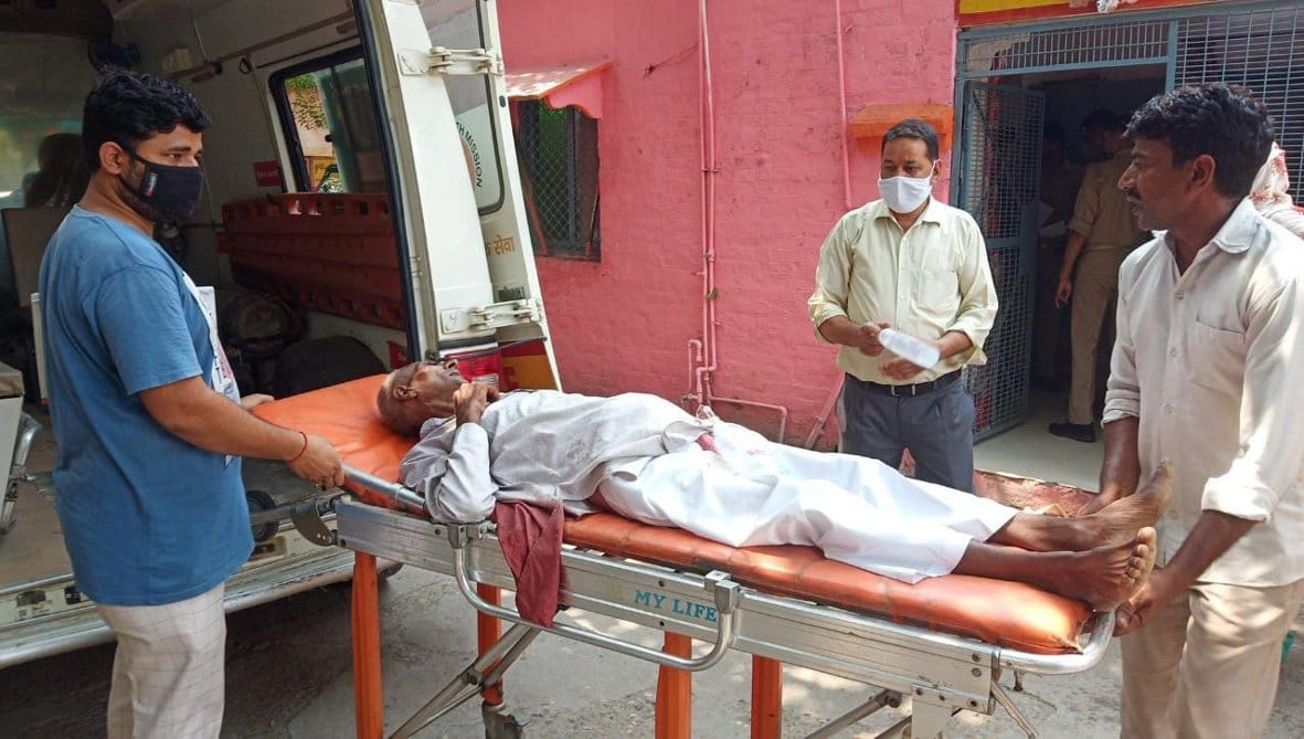 Firing on two sides at Rashtra Vandana Chowk, old man got shot